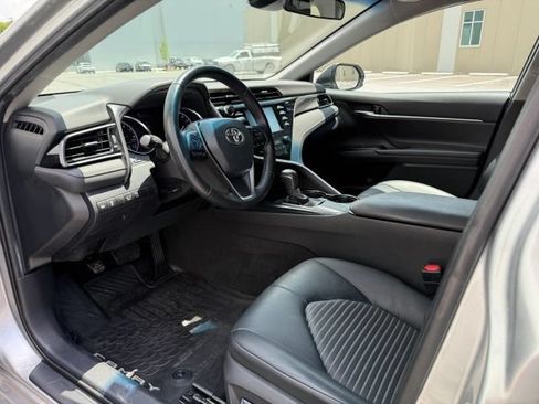 Used 2020 Toyota Camry SE FWD image 12