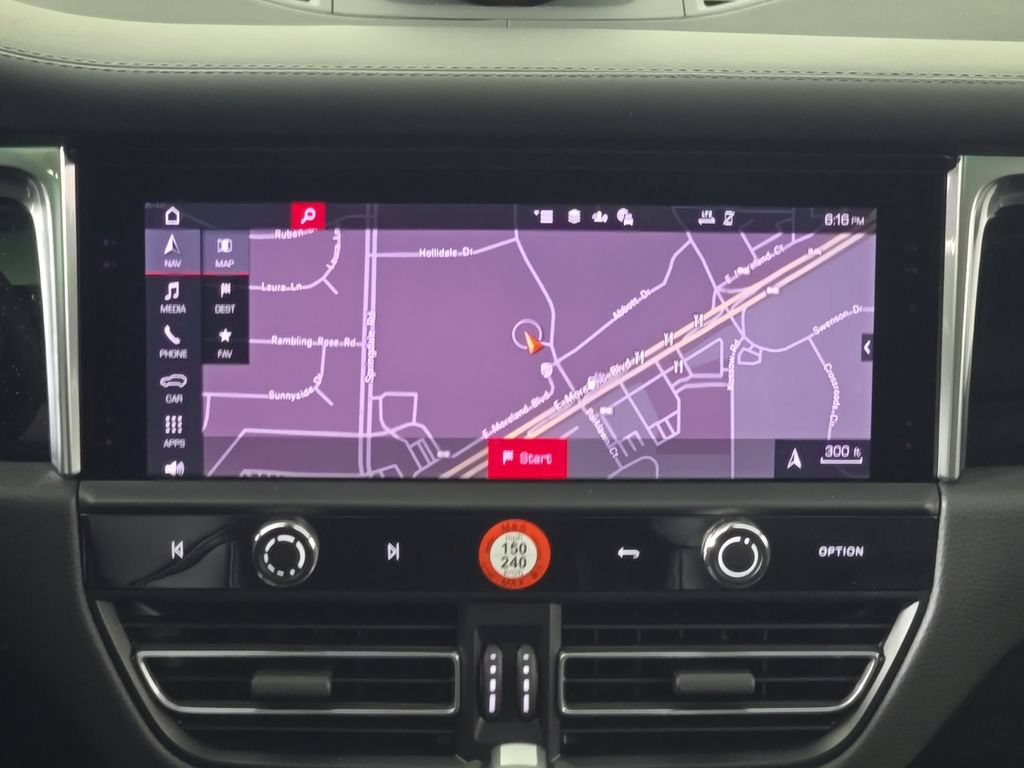 Certified 2026 Porsche Macan Turbo AWD/4WD image 20