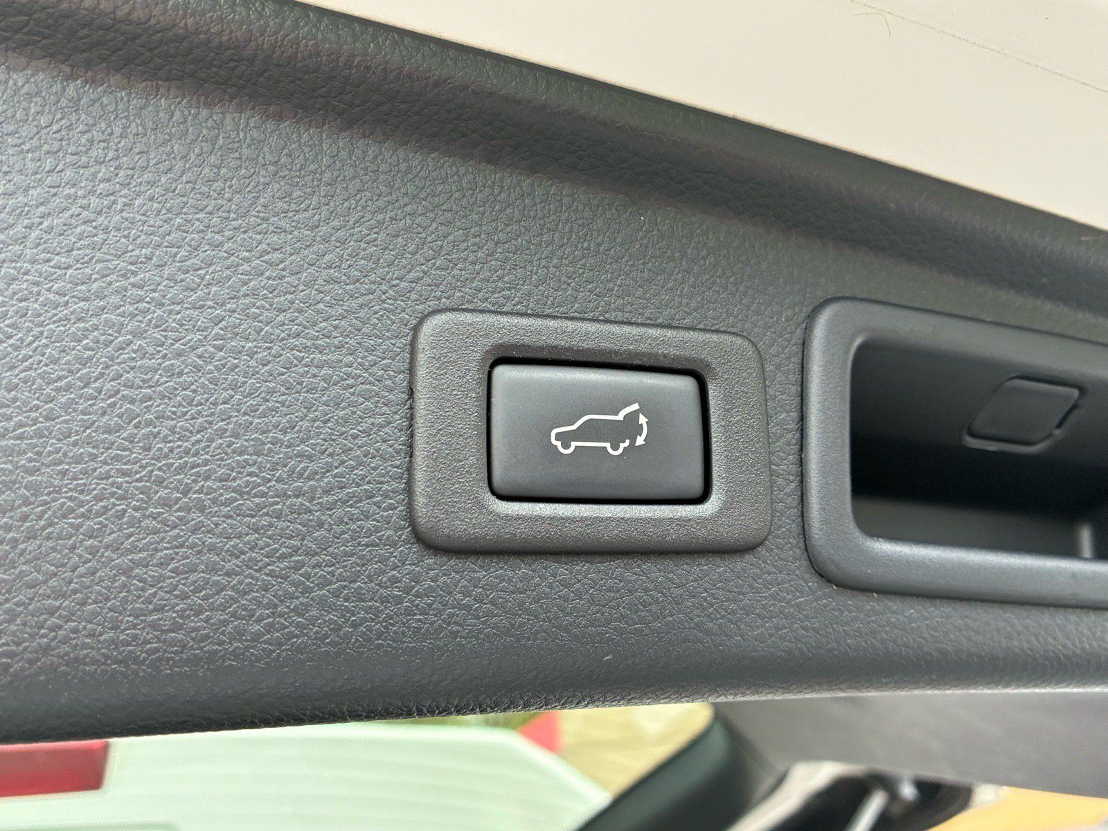 Used 2016 Subaru Forester 2.5i Limited AWD/4WD image 11