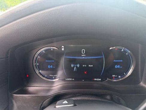 Used 2016 Cadillac Escalade Premium AWD/4WD image 18