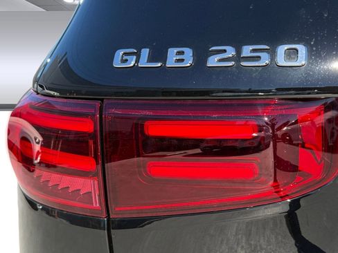 New 2026 Mercedes-Benz GLB 250 image 9