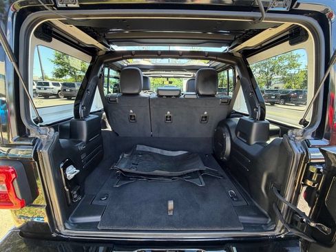 Used 2021 Jeep Wrangler Unlimited Sahara AWD/4WD image 35