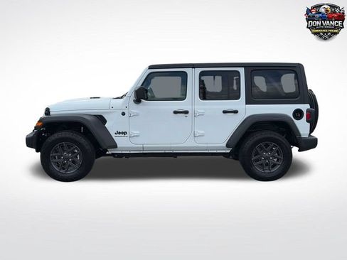 Used 2025 Jeep Wrangler Unlimited Sport AWD/4WD image 2