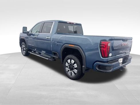Used 2025 GMC Sierra 3500 Denali w/ Denali Reserve Package image 3