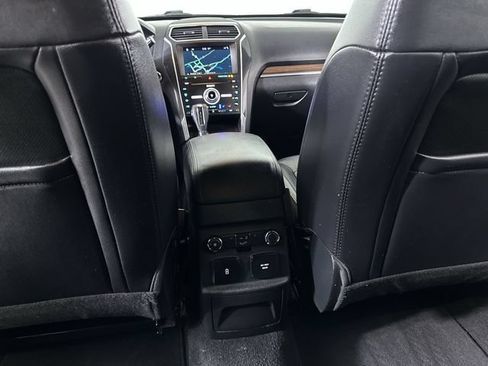 Used 2019 Ford Explorer Limited w/ Class III Trailer Tow Package FWD image 22