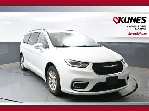 Used 2022 Chrysler Pacifica Touring-L FWD image 1