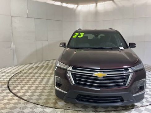Used 2023 Chevrolet Traverse LT FWD image 3