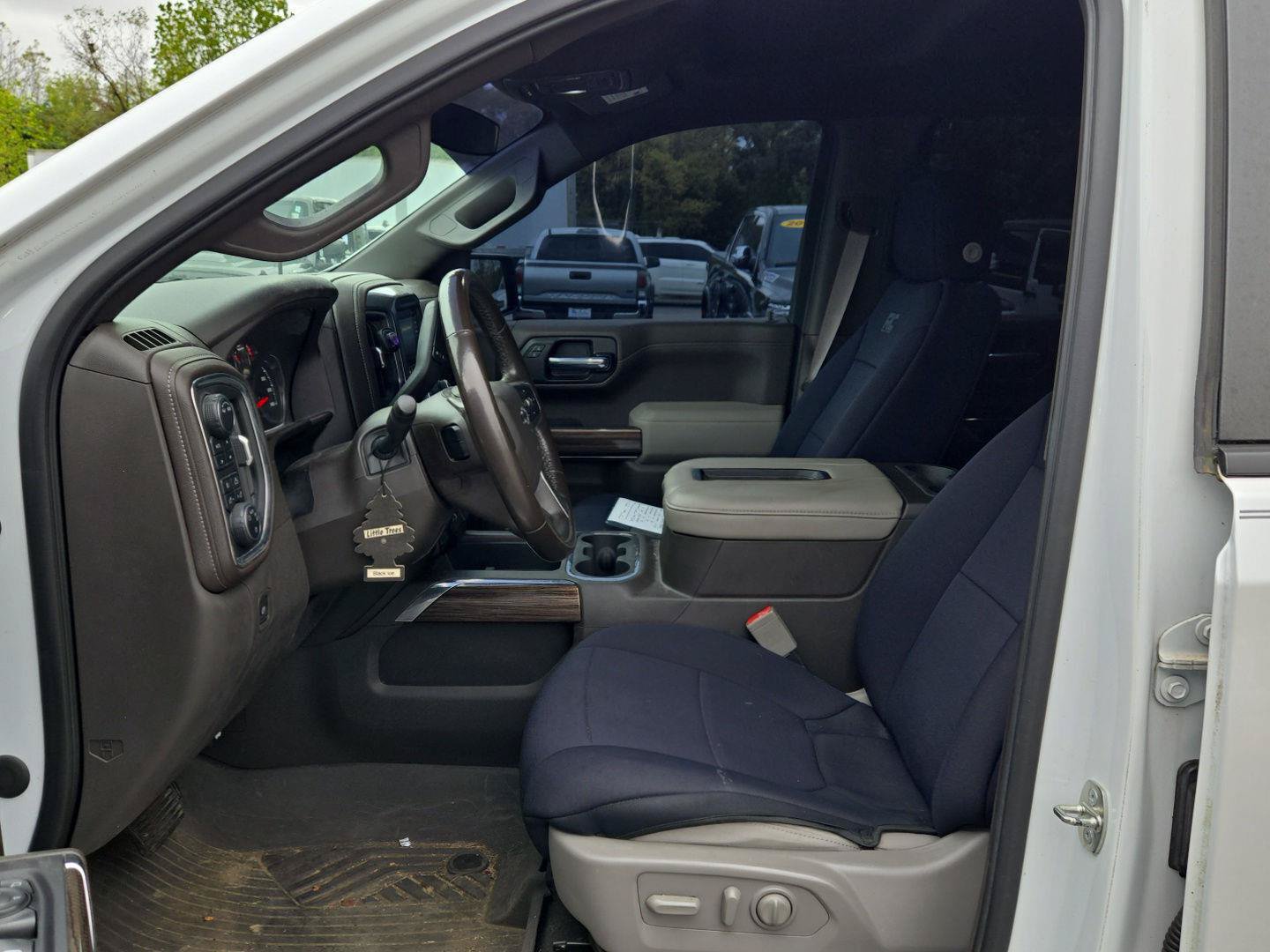 Used 2020 Chevrolet Silverado 1500 RST AWD/4WD image 16