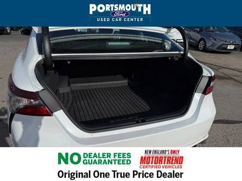 Used 2024 Toyota Camry SE image 13