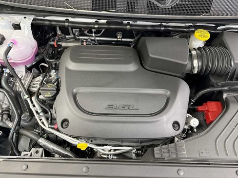 New 2026 Chrysler Pacifica Select FWD image 18