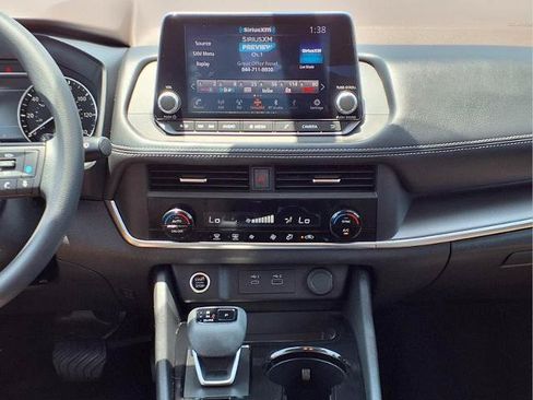 Certified 2023 Nissan Rogue SV FWD image 15