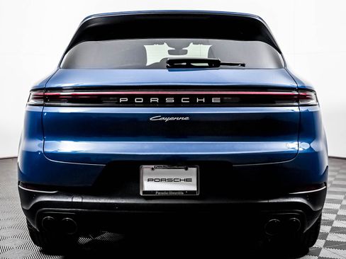 Certified 2024 Porsche Cayenne AWD/4WD image 10
