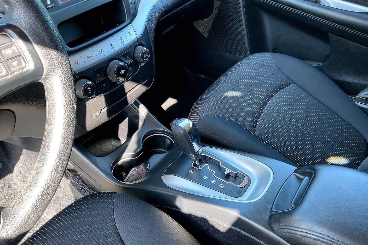Used 2018 Dodge Journey SE w/ Blacktop Package FWD image 16