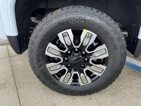 New 2026 GMC Sierra 2500 Denali w/ Denali Reserve Package image 8