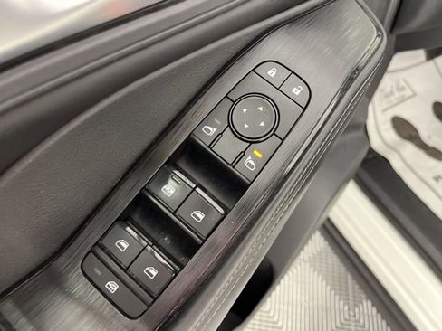 Used 2023 Nissan Rogue SV w/ SV Premium Package image 32