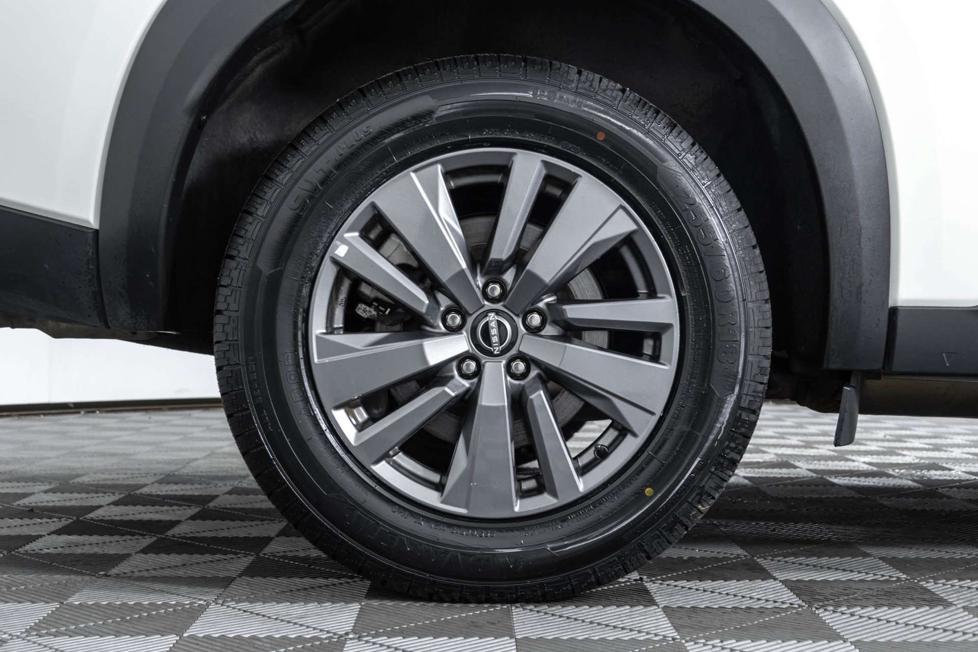 Used 2024 Nissan Pathfinder SV AWD/4WD image 44