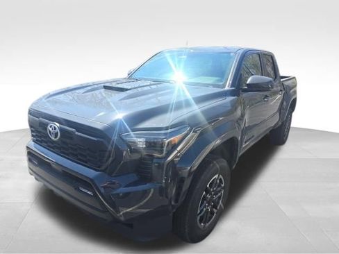 Used 2025 Toyota Tacoma TRD Sport image 8