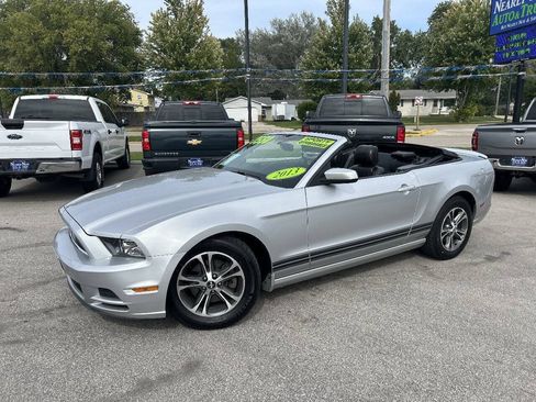 Used 2013 Ford Mustang Premium RWD image 9