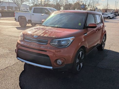 Used 2018 Kia Soul + image 5