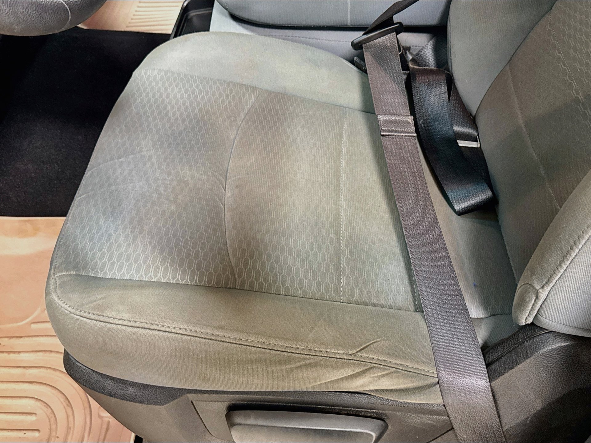 Used 2019 RAM 1500 Classic SLT RWD image 19