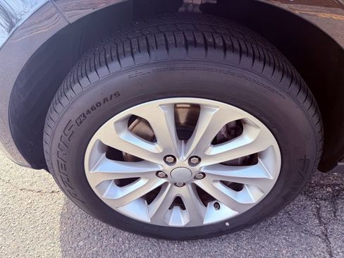 Used 2017 Land Rover Range Rover HSE image 18