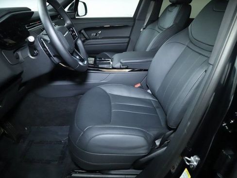 Certified 2025 Land Rover Range Rover Sport SE image 17