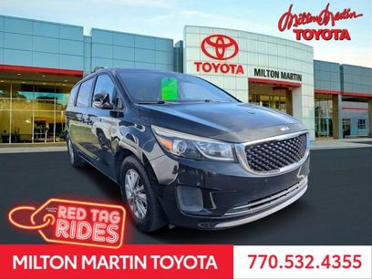 Used 2017 Kia Sedona LX w/ LX Essentials Premium Package