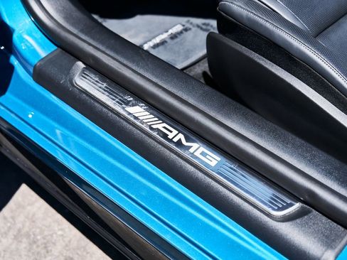 Used 2022 Mercedes-Benz SL 63 AMG 4MATIC w/ AMG Aerodynamic Package image 38