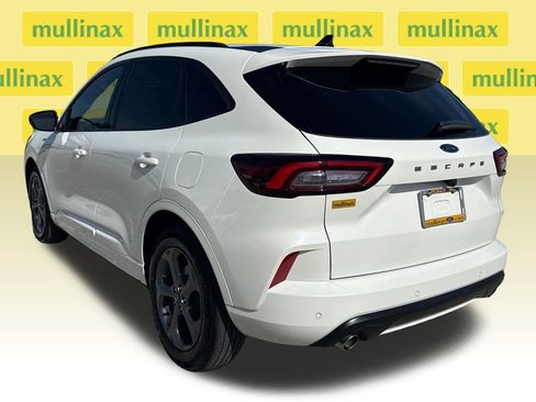 Used 2024 Ford Escape ST-Line w/ Tech Pack #1 FWD image 9