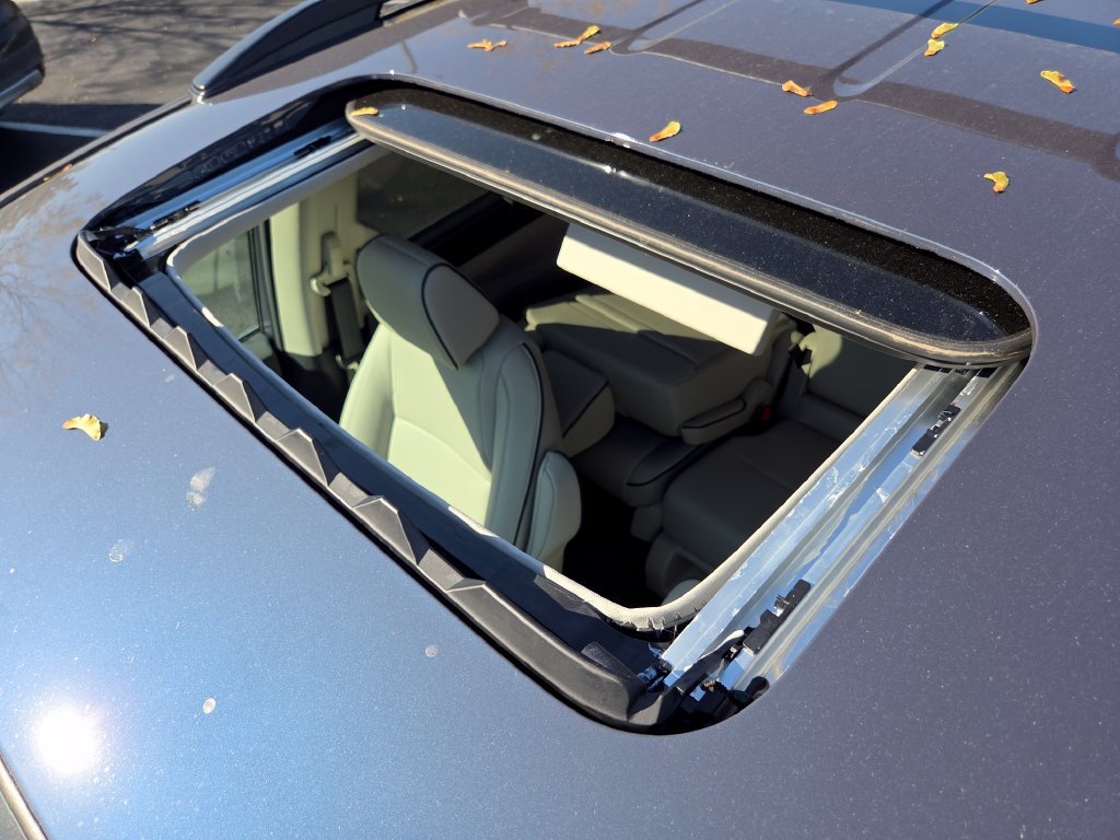 New 2027 Honda Odyssey Touring image 3