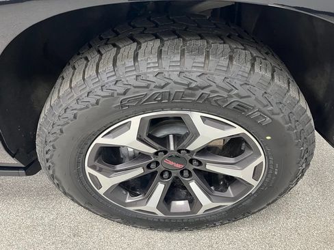 Used 2025 GMC Yukon AT4 Ultimate w/ LPO, Floor Liner Package AWD/4WD image 18