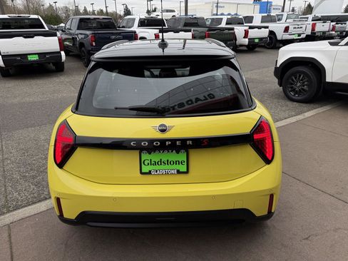 Used 2025 MINI Cooper S FWD image 5