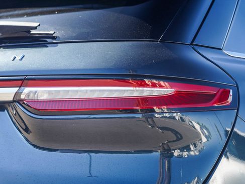 Used 2021 Lincoln Corsair Reserve w/ Equipment Group 201A image 10