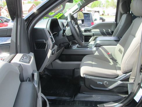 Used 2017 Ford F250 XLT w/ XLT Premium Package image 11