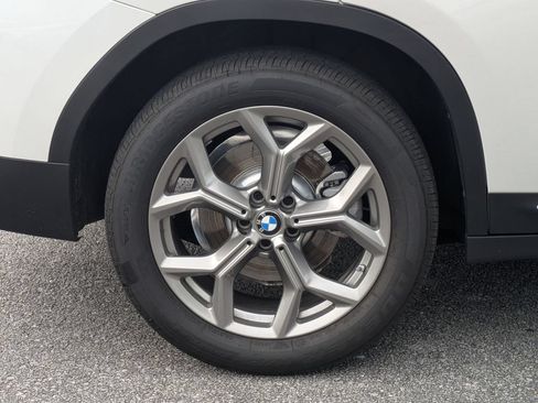 Used 2025 BMW X4 xDrive30i AWD/4WD image 9