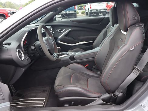 Used 2022 Chevrolet Camaro ZL1 RWD image 5