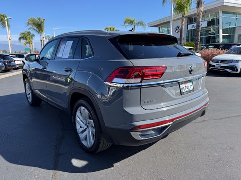 Certified 2022 Volkswagen Atlas Cross Sport SE w/ Panoramic Sunroof Package FWD image 9