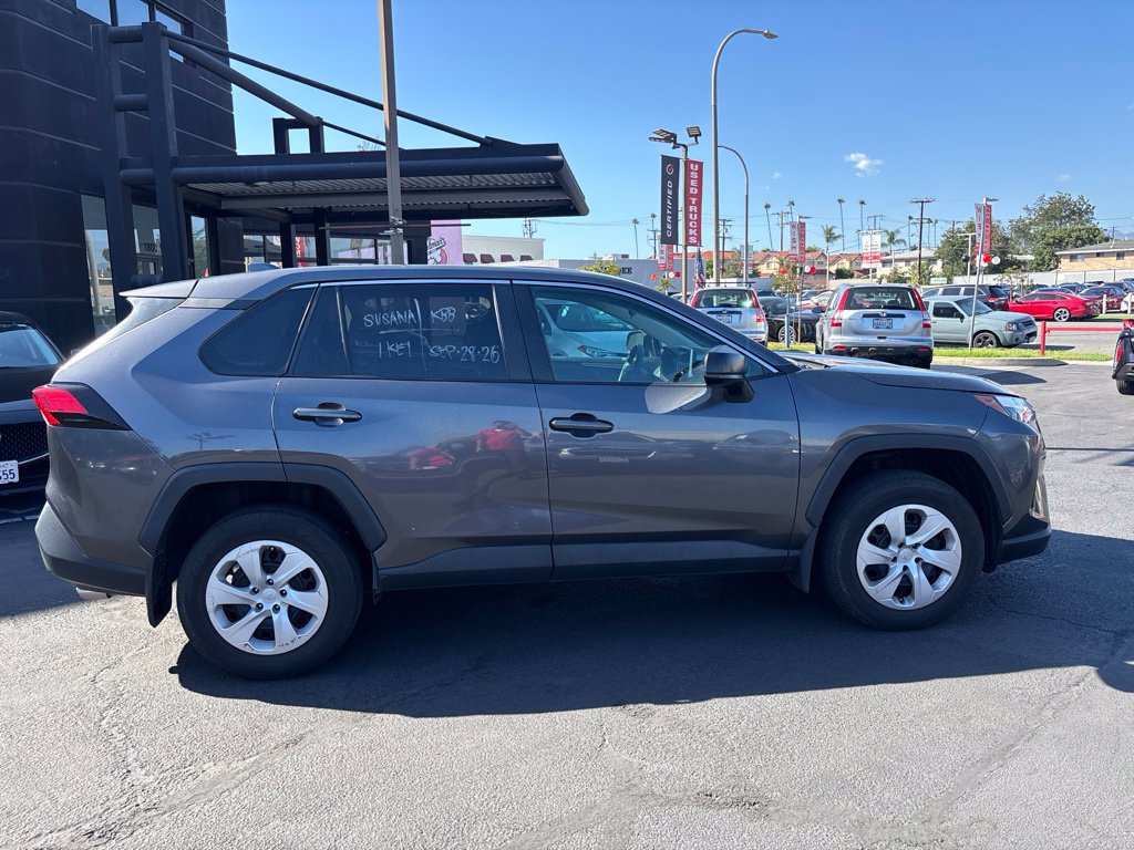 Used 2024 Toyota RAV4 LE FWD image 3