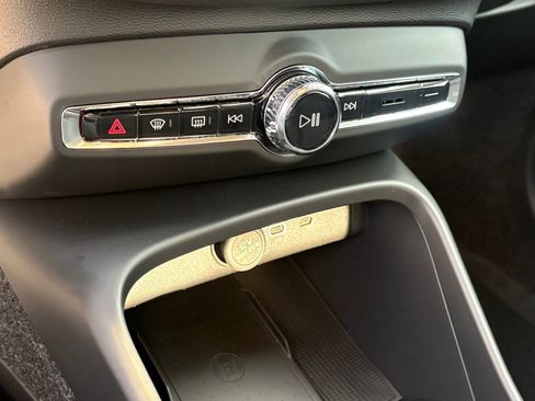 New 2026 Volvo XC40 B5 Core w/ Protection Package Premier image 15