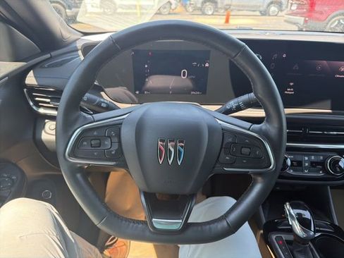 Used 2024 Buick Envista Sport Touring w/ Convenience I Package FWD image 28