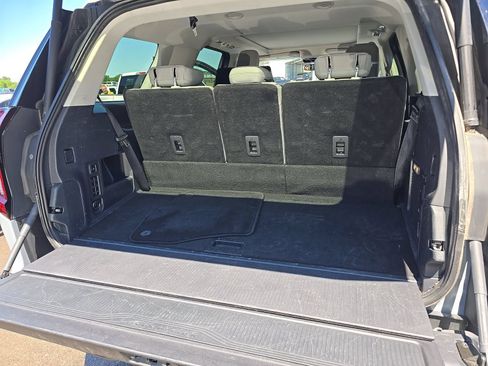 Used 2025 Ford Expedition Active AWD/4WD image 8