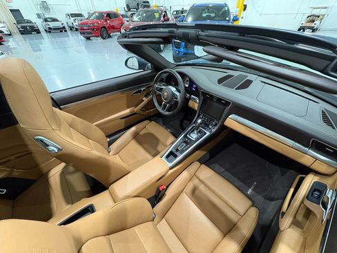 Used 2017 Porsche 911 Targa 4S AWD/4WD image 14