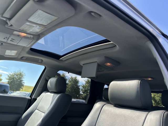 Used 2015 Toyota Sequoia Platinum AWD/4WD image 25