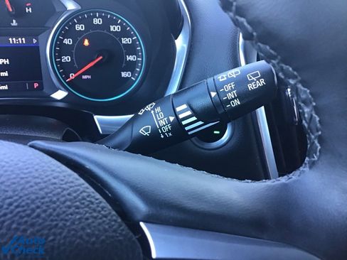 Used 2023 Chevrolet Traverse RS image 33