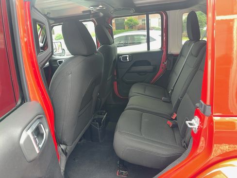 Used 2020 Jeep Wrangler Unlimited Sahara w/ Uconnect 4C Nav & Sound Group AWD/4WD image 13
