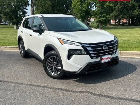 Used 2024 Nissan Rogue S AWD/4WD image 1