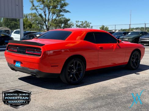 Used 2020 Dodge Challenger SXT w/ Blacktop Package RWD image 7