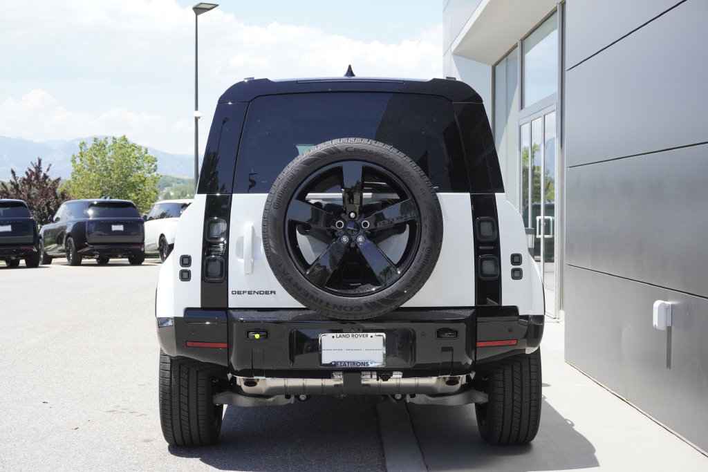 New 2026 Land Rover Defender 110 X-Dynamic SE AWD/4WD image 5