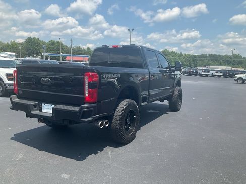 Used 2023 Ford F250 Lariat w/ Lariat Ultimate Package AWD/4WD image 5