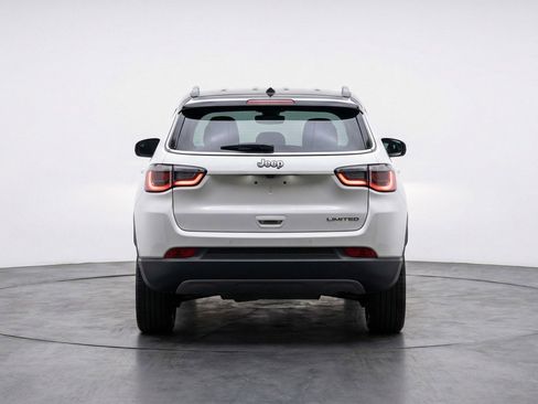 Used 2025 Jeep Compass Limited AWD/4WD image 7